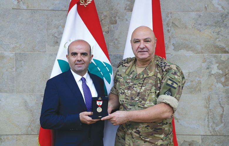 نعاند القدر ونشتري الأمل!