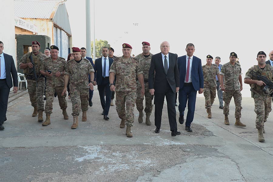 يحملون الأمانة ويسيرون…