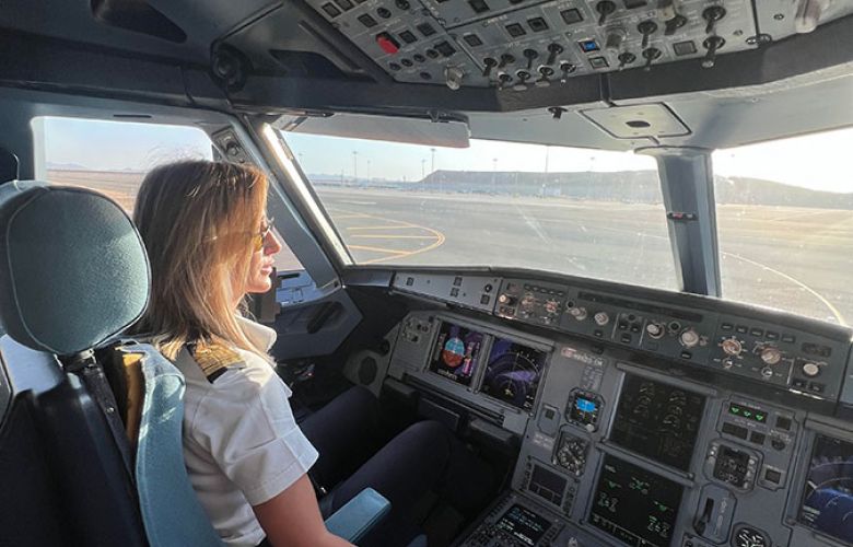 الكابتن رولا حطيط فن الطيران والحياة!