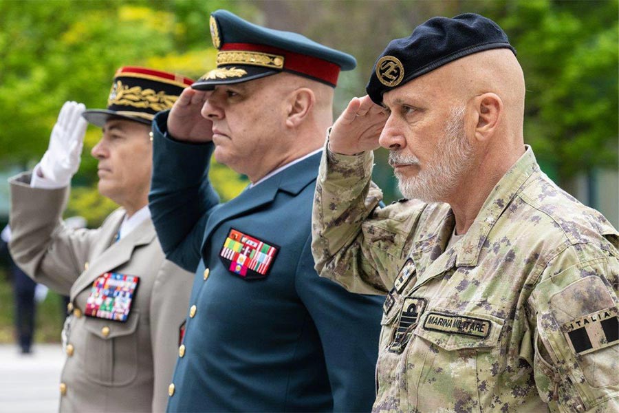 اجتماع لدعم الجيش في فرنسا