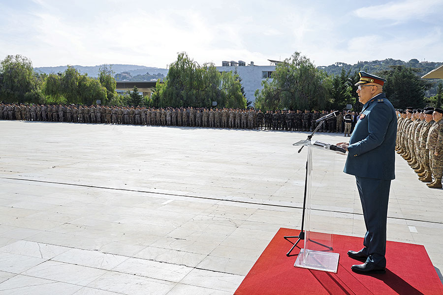 تلاوة أمر اليوم لمناسبة تسلّم العماد هيكل قيادة الجيش