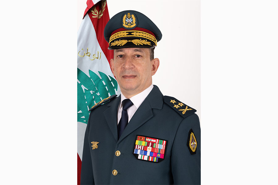 العماد رودولف هيكل للعسكريين: أنا أمامكم ومعكم