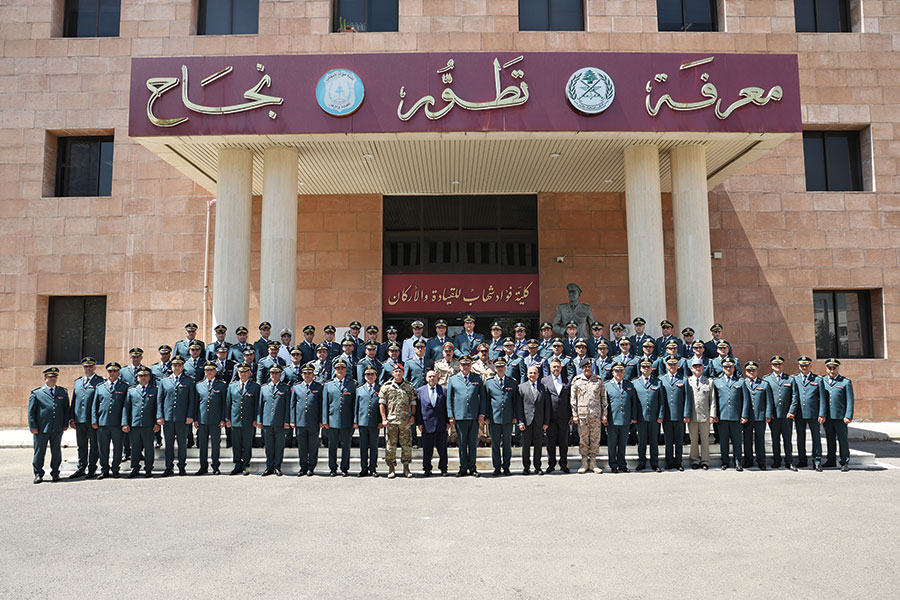 تخريج دورة الأركان التاسعة والثلاثين في كلية فؤاد شهاب للقيادة والأركان