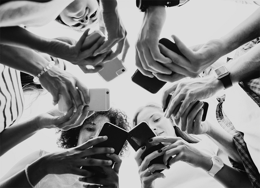 من «إكس» إلى «ألفا» أجيال وتحوّلات في القيم وأنماط التفكير