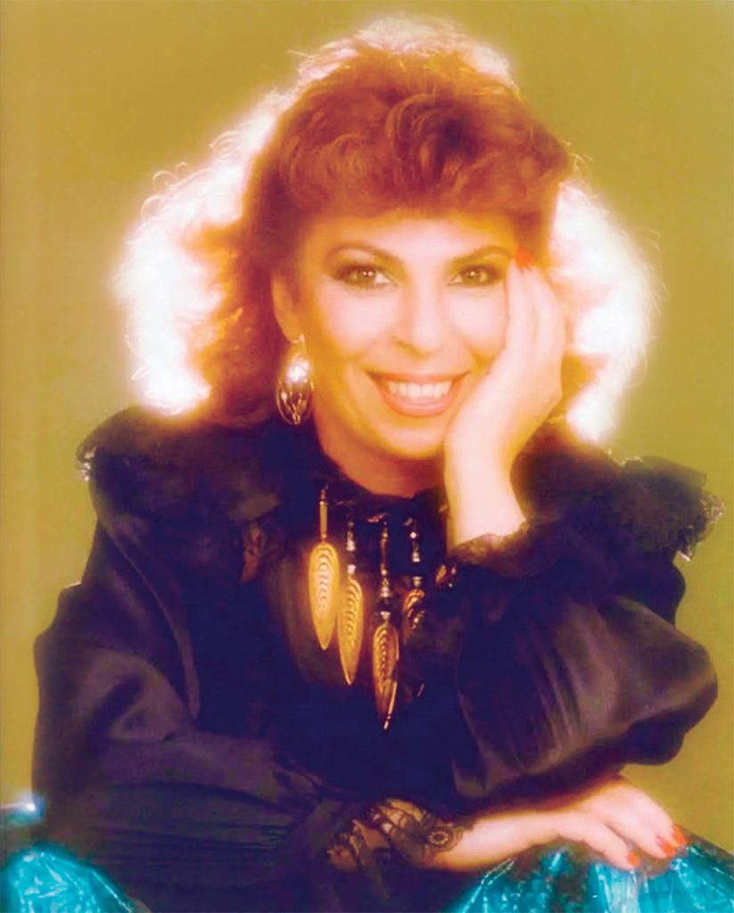 فريال كريم ضحكة لم تنطفئ حتى بعد إسدال الستارة